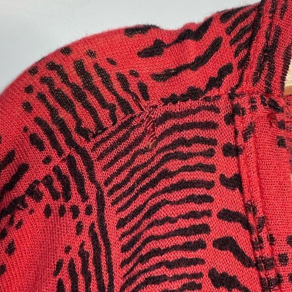 5 for $25🔥Cato Red Asymmetrical Hem T-Shirt 18/20W - Picture 3 of 6